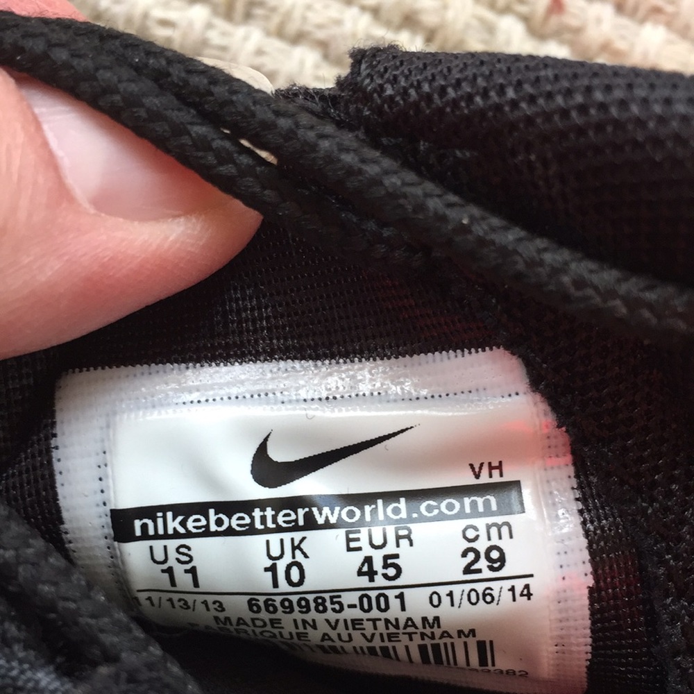 NWOT Nike shoes - Picture 9 of 9